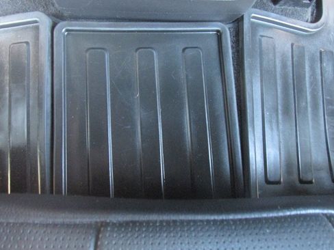 Used 2018 Land Rover Discovery HSE image 70