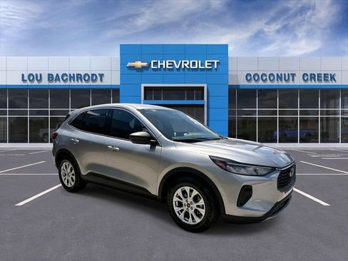 Used 2023 Ford Escape Active FWD image 2
