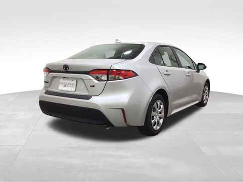 Used 2026 Toyota Corolla LE FWD image 4