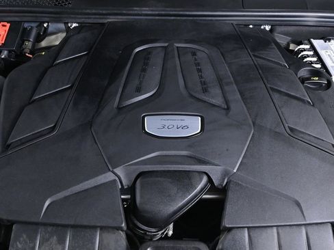 Used 2023 Porsche Cayenne Platinum Edition AWD/4WD image 28
