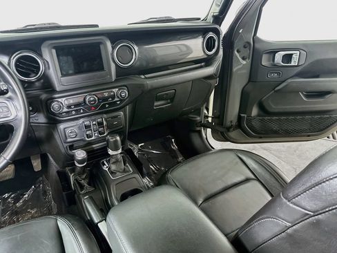 Used 2021 Jeep Wrangler Unlimited Sahara AWD/4WD image 19