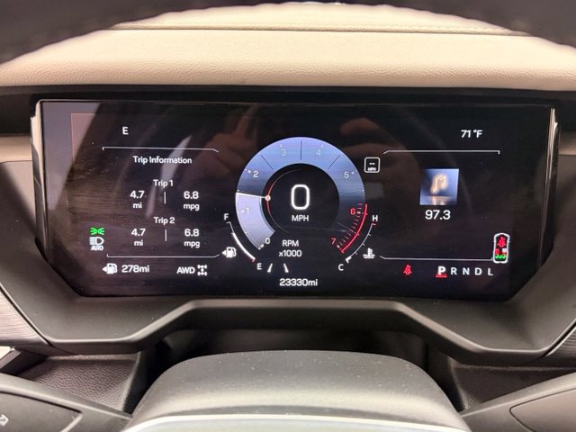 Certified 2026 GMC Acadia Elevation w/ Elevation Premium Package AWD/4WD image 9