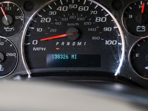 Used 2021 Chevrolet Express 3500 w/ Driver Convenience Package RWD image 17