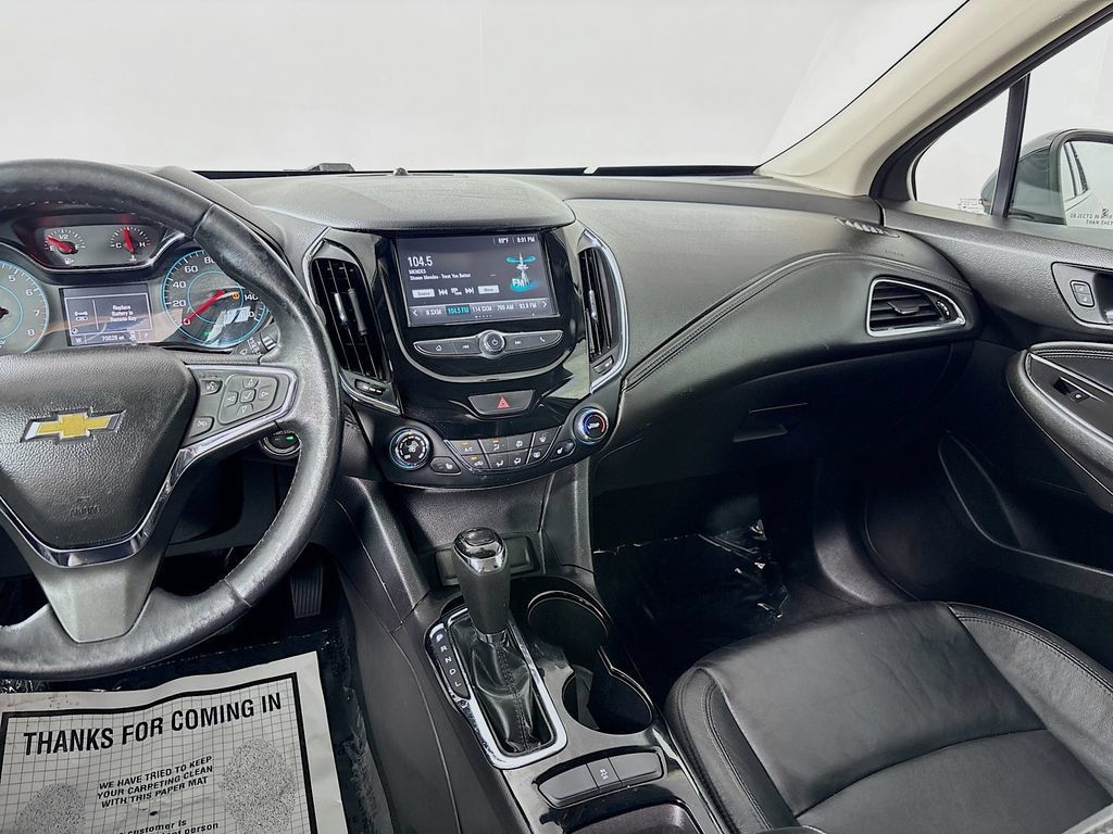 Used 2017 Chevrolet Cruze Premier FWD image 22