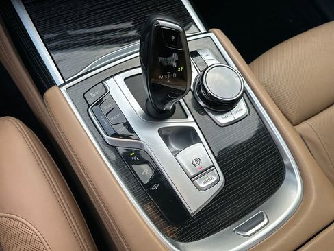 Used 2019 BMW 750i xDrive w/ Executive Package AWD/4WD image 34