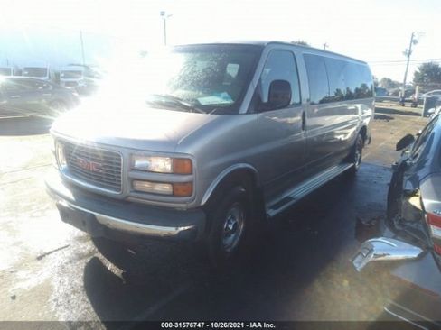 Used 2001 GMC Savana 3500 Extended Passenger RWD image 3