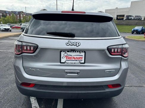 Used 2018 Jeep Compass Latitude w/ Popular Equipment Group AWD/4WD image 4