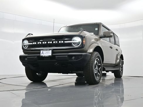 Used 2025 Ford Bronco Outer Banks image 45