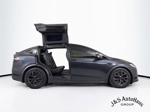Used 2024 Tesla Model X AWD/4WD image 8