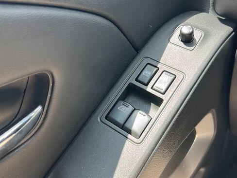Used 2025 Nissan Frontier SV RWD image 11