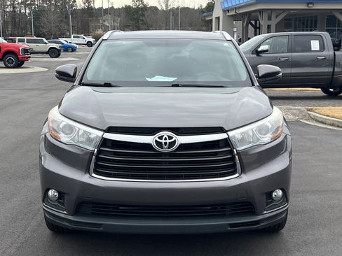 Used 2016 Toyota Highlander XLE image 29