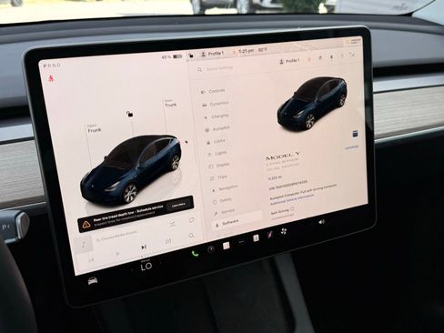 Used 2023 Tesla Model Y Long Range AWD/4WD image 52