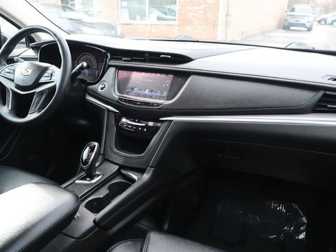 Used 2017 Cadillac XT5 Luxury w/ Driver Awareness Package FWD image 11