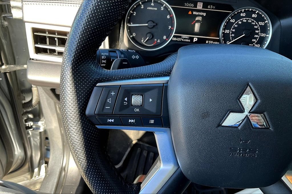 Used 2024 Mitsubishi Outlander SE AWD/4WD image 11