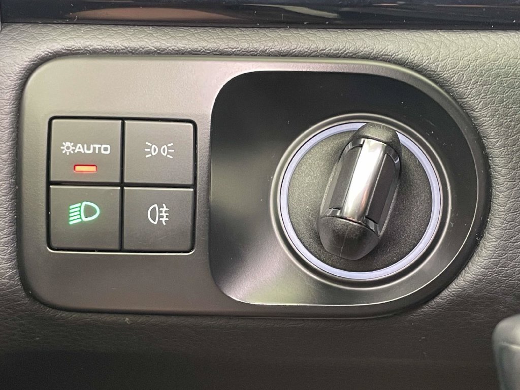Certified 2023 Porsche Cayenne AWD/4WD image 42