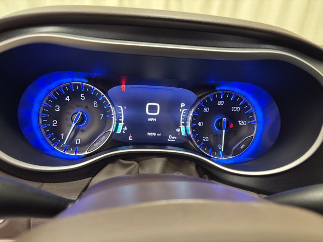 Used 2020 Chrysler Pacifica Touring-L w/ Advanced Safetytec Group FWD image 24