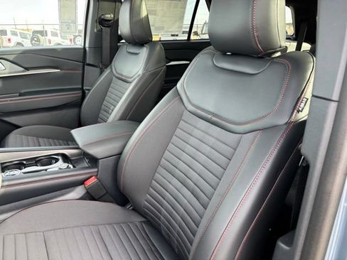 New 2026 Ford Explorer ST-Line w/ ST-Line Street Pack AWD/4WD image 11