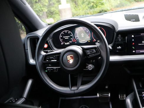 Certified 2024 Porsche Cayenne S AWD/4WD image 21