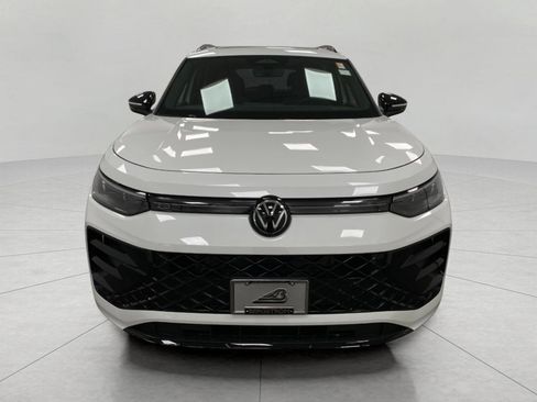 New 2025 Volkswagen Tiguan SE R-Line image 10
