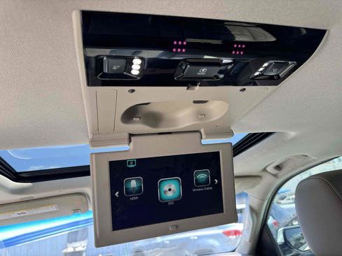 Used 2019 GMC Yukon SLT w/ Open Road Package image 32