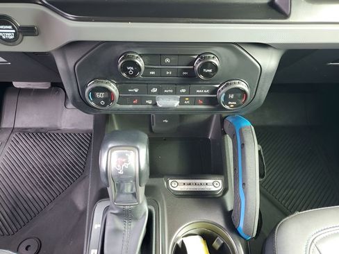 Used 2021 Ford Bronco Black Diamond w/ Sasquatch Package image 39