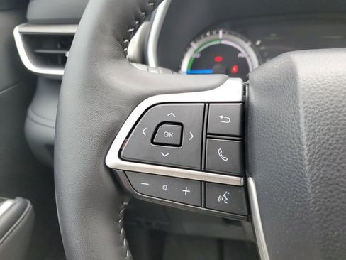 Used 2025 Toyota Highlander XLE image 10