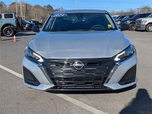 Used 2024 Nissan Altima 2.5 S image 8