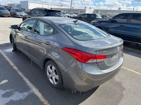 Used 2013 Hyundai Elantra GLS w/ Preferred Pkg image 8