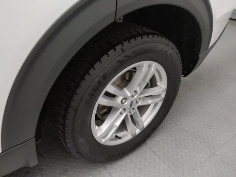 Used 2020 Ford Explorer XLT w/ Equipment Group 202A image 33