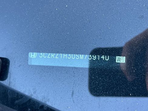 Used 2025 Honda HR-V LX image 2