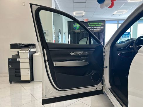 Used 2022 Genesis GV70 2.5T w/ Sport Prestige Package image 38