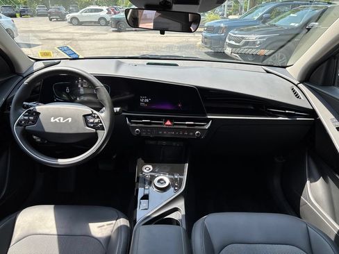 Certified 2025 Kia Niro EX w/ EX Cold Weather Package FWD image 19