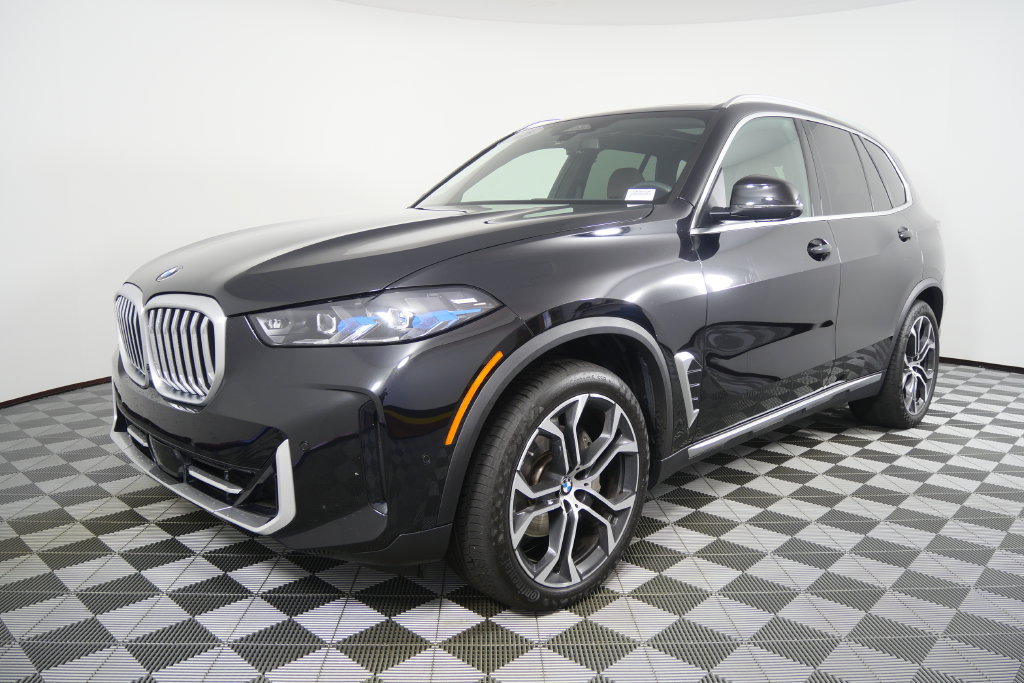 Certified 2025 BMW X5 sDrive40i w/ Premium Package RWD image 8