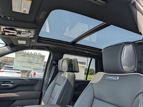 New 2026 GMC Yukon AT4 Ultimate w/ LPO, Floor Liner Package AWD/4WD image 26