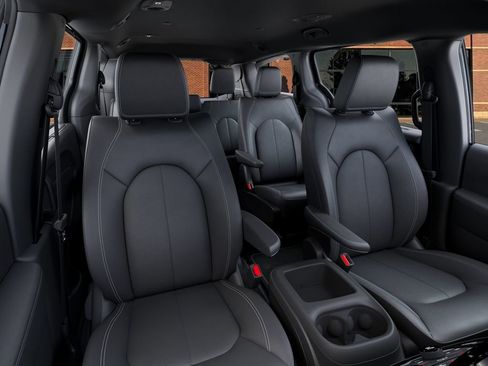 New 2026 Chrysler Pacifica Select image 16