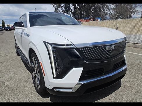 Used 2025 Cadillac Escalade IQ Luxury 2 AWD/4WD image 2