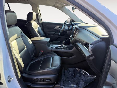 Used 2020 Chevrolet Traverse LT w/ LPO, Blackout Package image 19