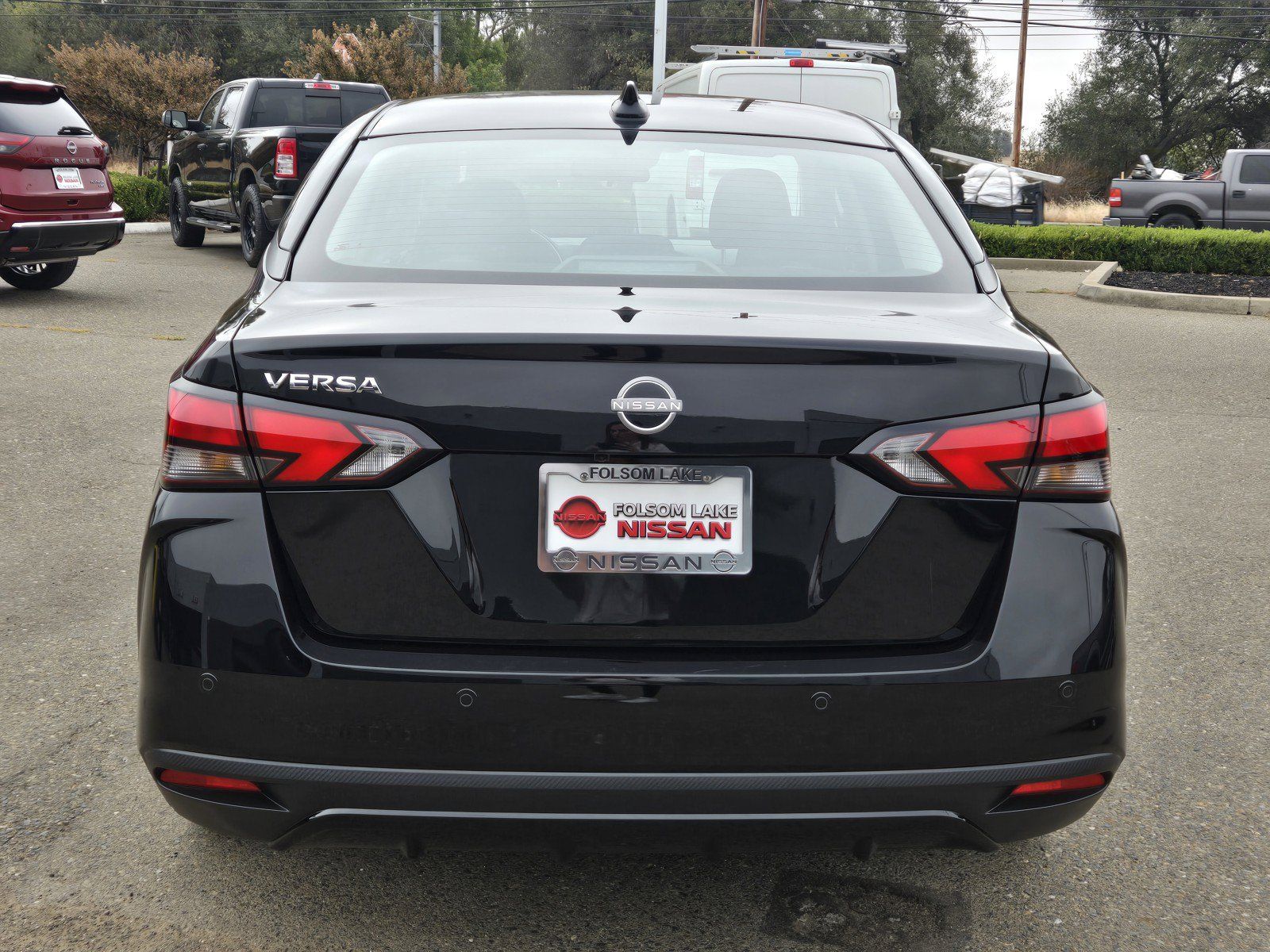 Used 2025 Nissan Versa SV FWD image 5