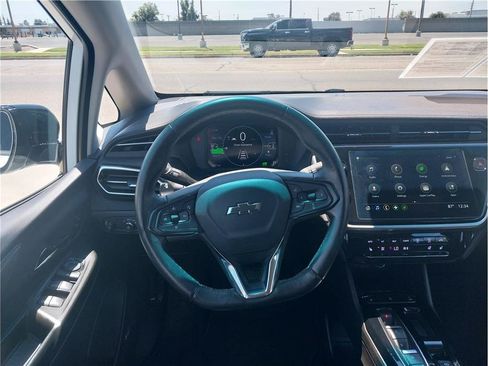 Used 2023 Chevrolet Bolt LT w/ Infotainment Package FWD image 10