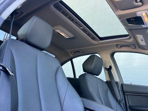 Used 2016 BMW 320i xDrive 320i xDrive image 17