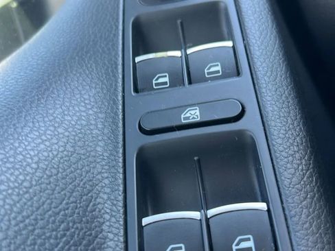 Used 2017 Volkswagen Tiguan Wolfsburg Edition image 20