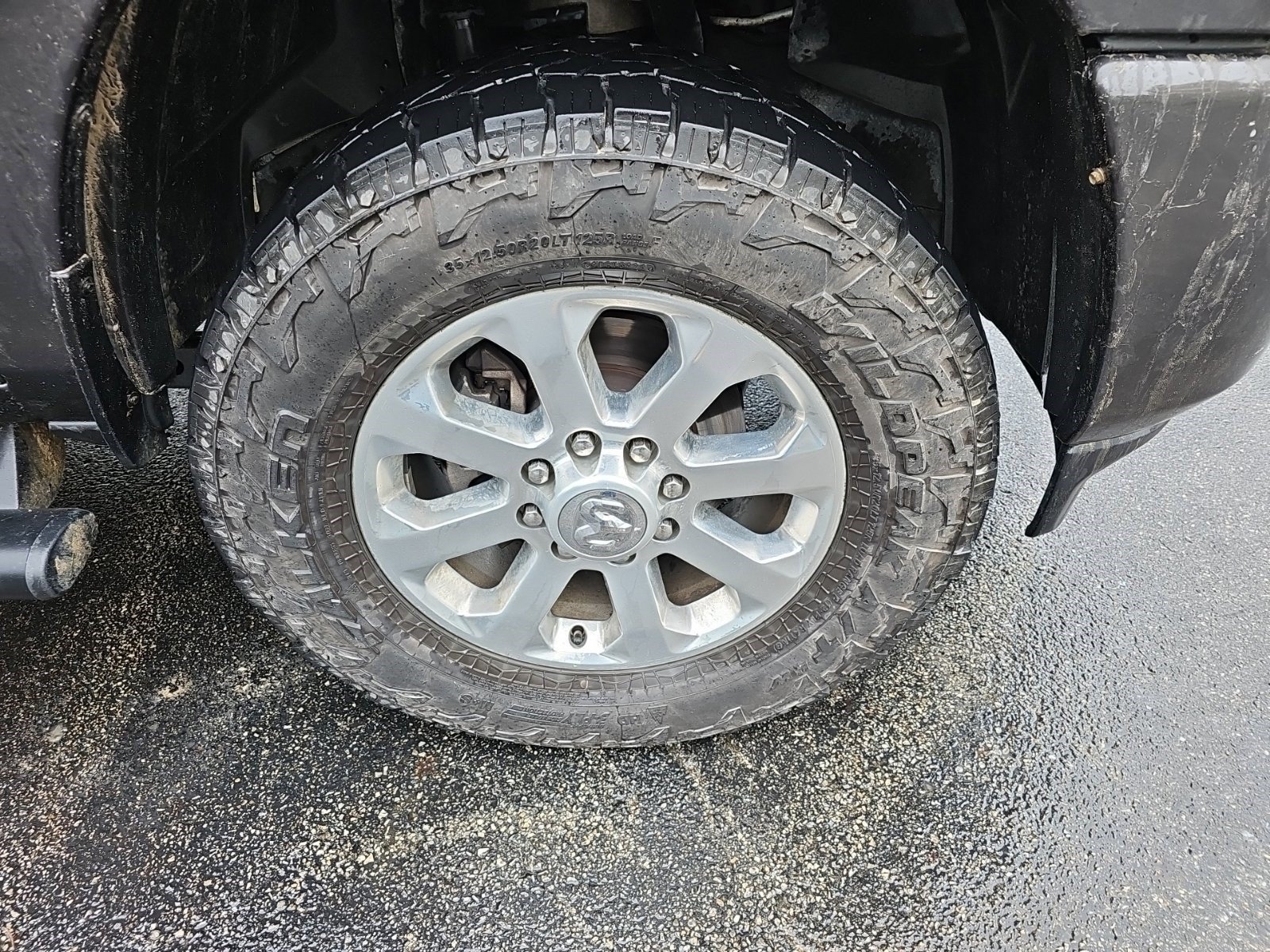 Used 2024 RAM 2500 Laramie w/ Sport Appearance Package AWD/4WD image 9