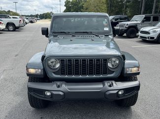 Used 2025 Jeep Gladiator Sport AWD/4WD video 2