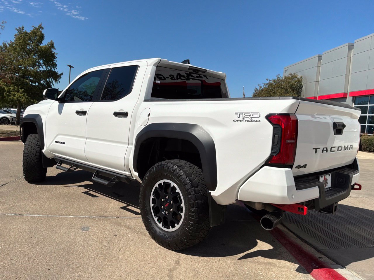 Used 2024 Toyota Tacoma TRD Off-Road w/ TRD Off Road Premium Package AWD/4WD image 8