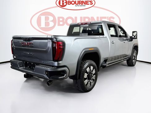 Used 2024 GMC Sierra 2500 Denali w/ Denali Reserve Package AWD/4WD image 12