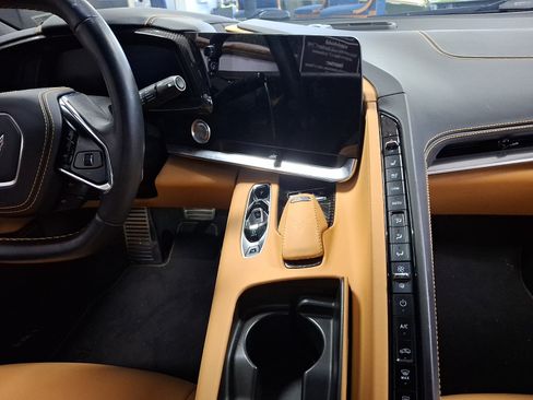 Used 2022 Chevrolet Corvette Stingray Premium Conv w/ Z51 Performance Package RWD image 14