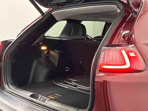 Used 2019 Jeep Cherokee Latitude Plus w/ Comfort/Convenience Group image 7