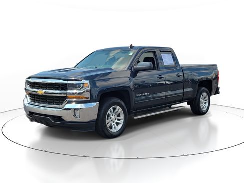 Used 2018 Chevrolet Silverado 1500 LT w/ All Star Edition AWD/4WD image 2