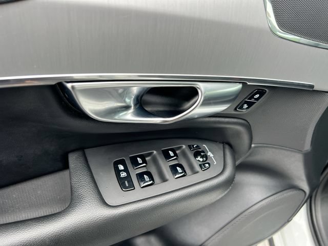 Used 2022 Volvo XC90 T5 Momentum w/ Climate Package AWD/4WD image 24