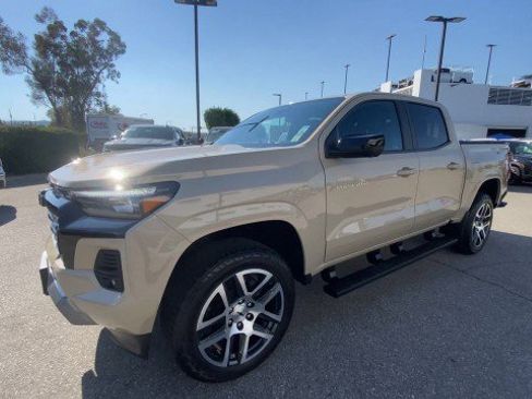 Used 2024 Chevrolet Colorado Z71 w/ Z71 Convenience Package 2 image 4